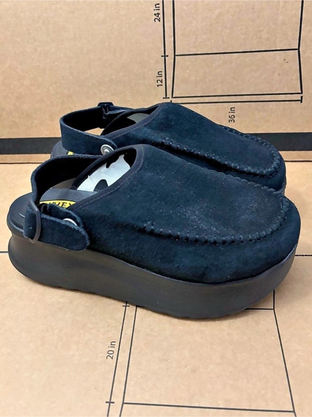 HEYDUDE Women’s Delray Suede Platform Clog Size W8
